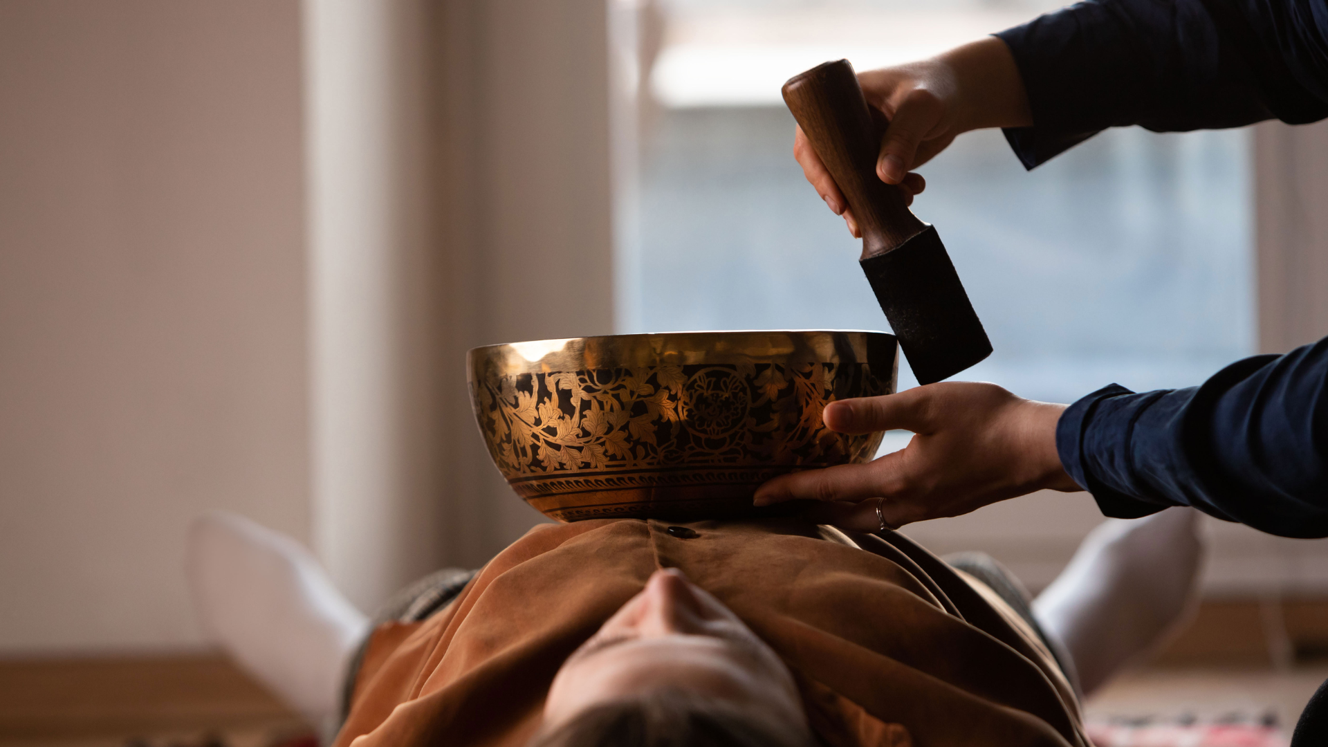 Sound Bath + Reiki1